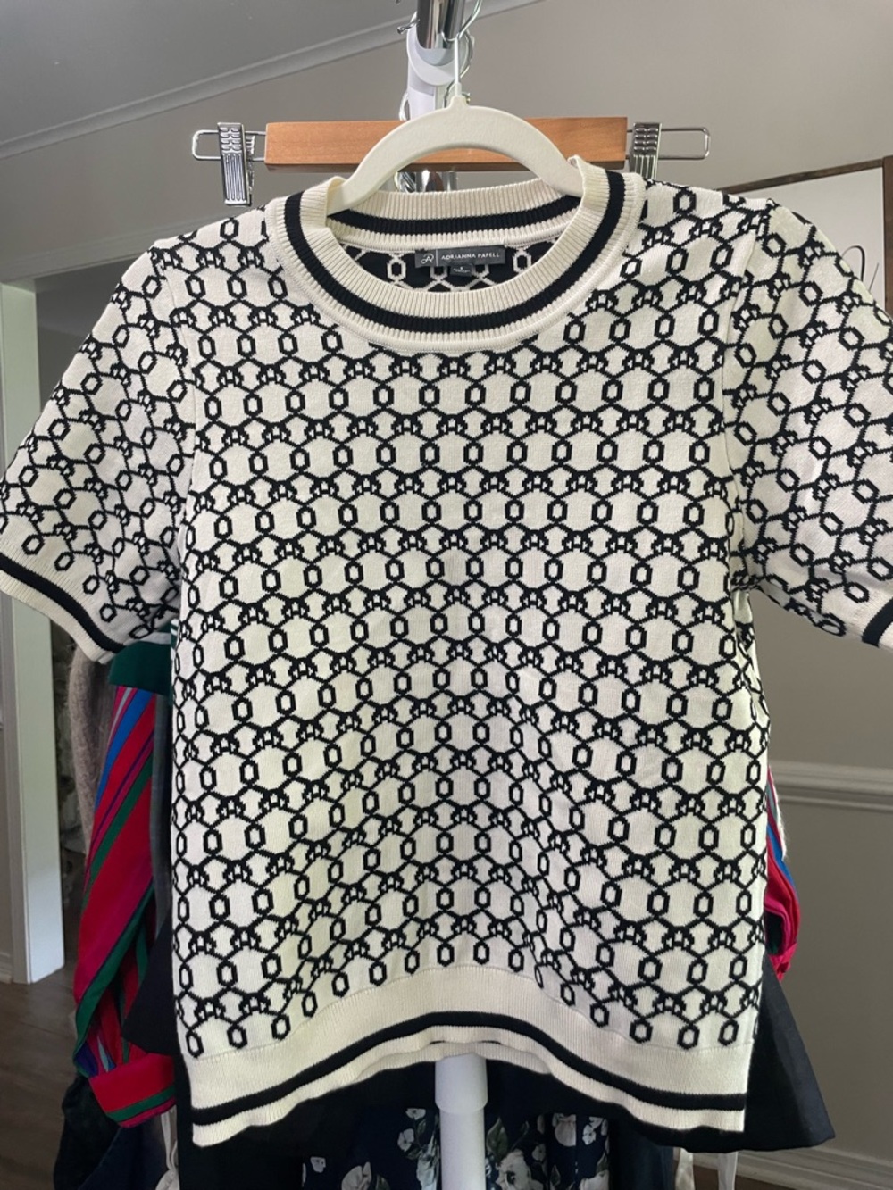 Adrianna Papell Knit Sweater Top Small Black Cream Geometric Print